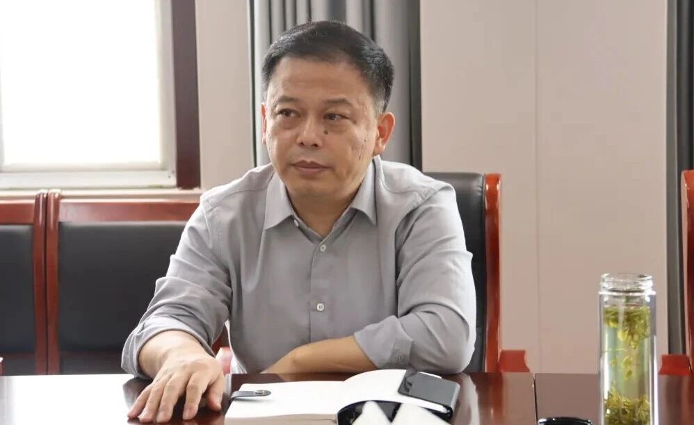 李曉東到紅旗煤礦督導(dǎo)檢查“三節(jié)一會”前煤礦安全工作1